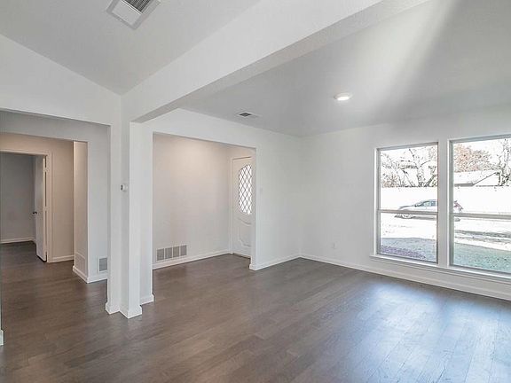 5th image of 3320 Regent Dr