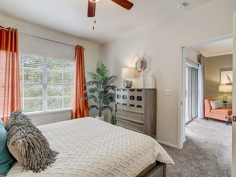 Riverbend Apartments — Photo 9