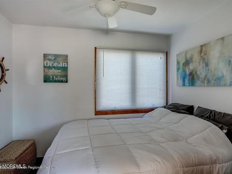 2210 Central Ave #UPSTAIRS — Photo 3