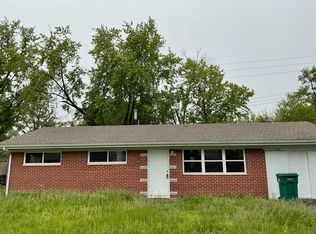 2002 Delores St, Cahokia, IL 62206