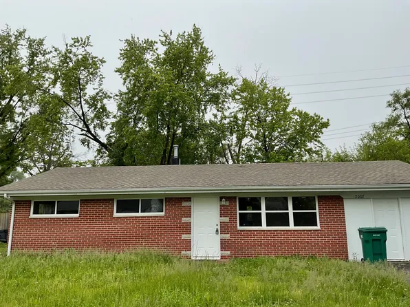 2002 Delores St, Cahokia, IL 62206