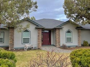 835 Nutcracker Dr, Redmond, OR 97756