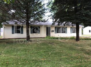 127 Saugatuck Rd, Montgomery, IL 60538