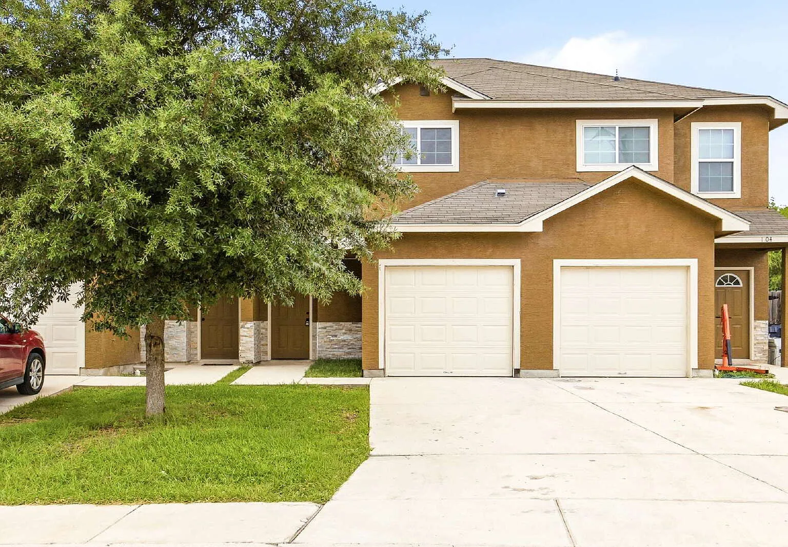 3 bed, 2.5 bath, $1,275 — Photo 2