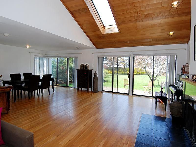 Spacious Rental with Waterviews