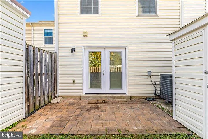 557 Lancaster Pl — Photo 9
