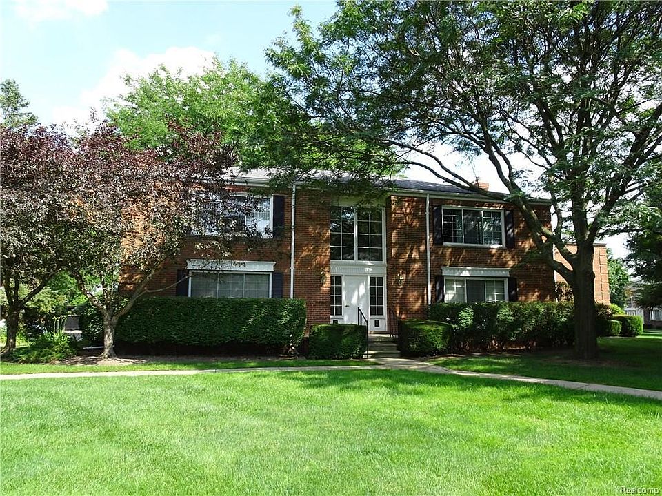 1st image of 743 E Fox Hills Dr