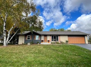N74W36816 Lakeside Heights Dr, Oconomowoc, WI 53066