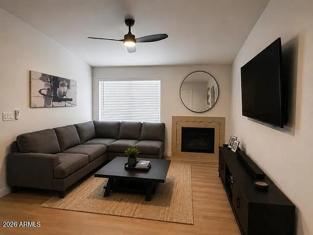 2 bed, 2.0 bath, 810 sqft, $2,200 — Photo 2