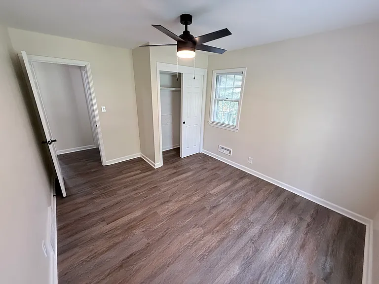 8504 Charing Cross Rd — Photo 10
