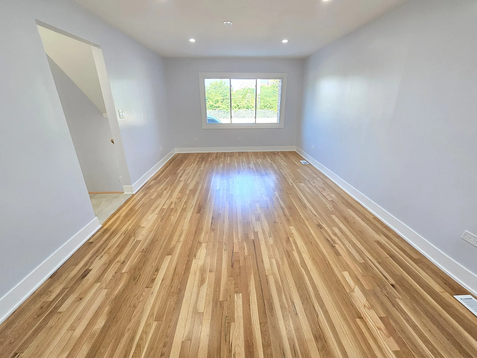 4 bed, 1286 sqft, $3,700 — Photo 4