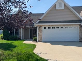 1569 S Arbor Ridge Ct, Bloomington, IN 47403