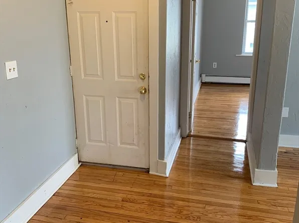 52 Mascot St APT 3, Dorchester Center, MA 02124