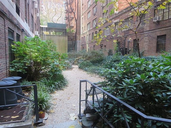 3rd image of 312 E 42nd St #708