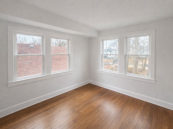 4th image of 1135 N Lasalle St