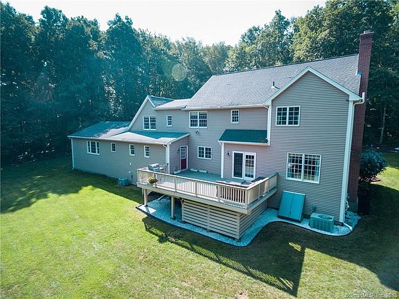 5th image of 44 Fieldstone Dr