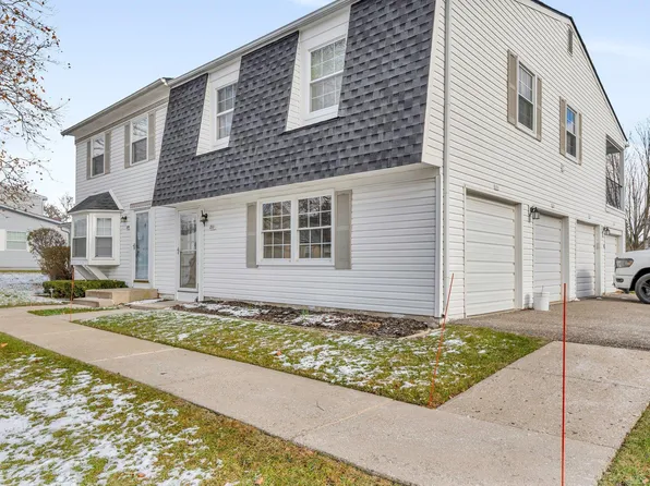 211 Lake Village Dr, Walled Lake, MI 48390
