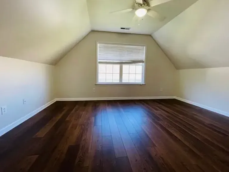 1107 McDonough Cir — Photo 3