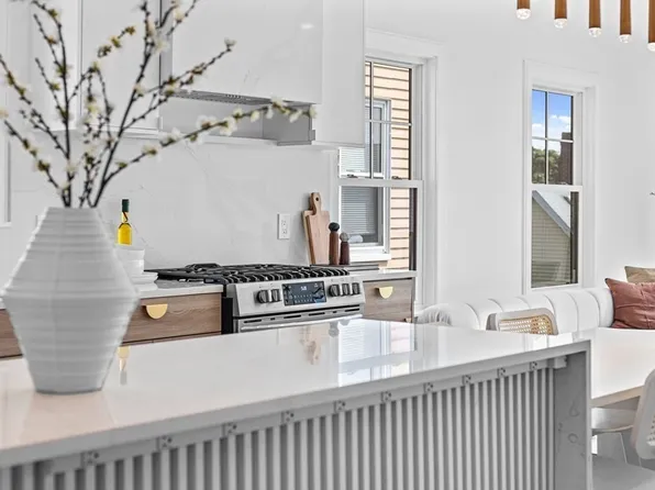 63-3 Merriam St, Somerville, MA 02143