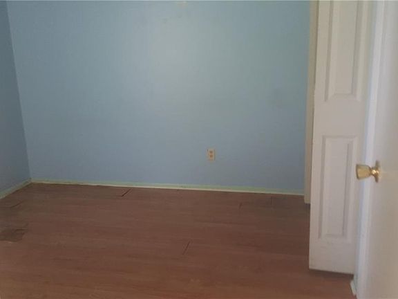 5th image of 219 Hill St #219