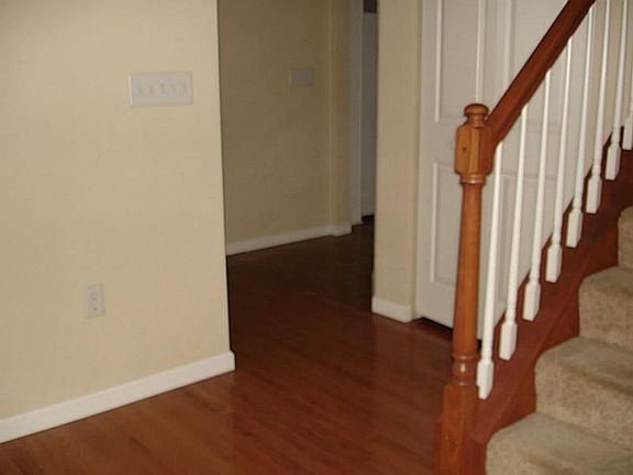 3rd image of 1411 Peachtree Ln