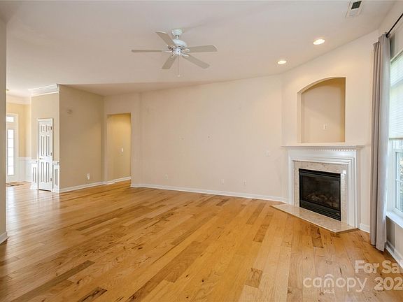 5th image of 10264 Tintinhull Dr
