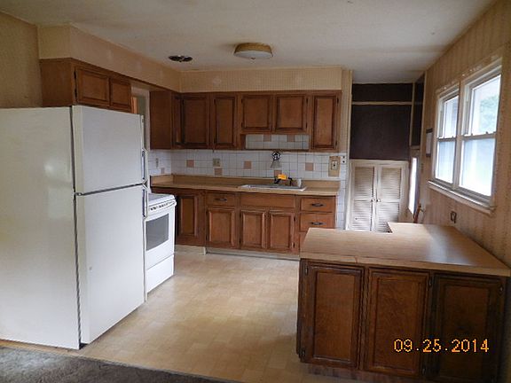 2nd image of 1337 S Vail Ave