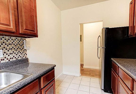 5th image of 712 W 176th St APT 2H