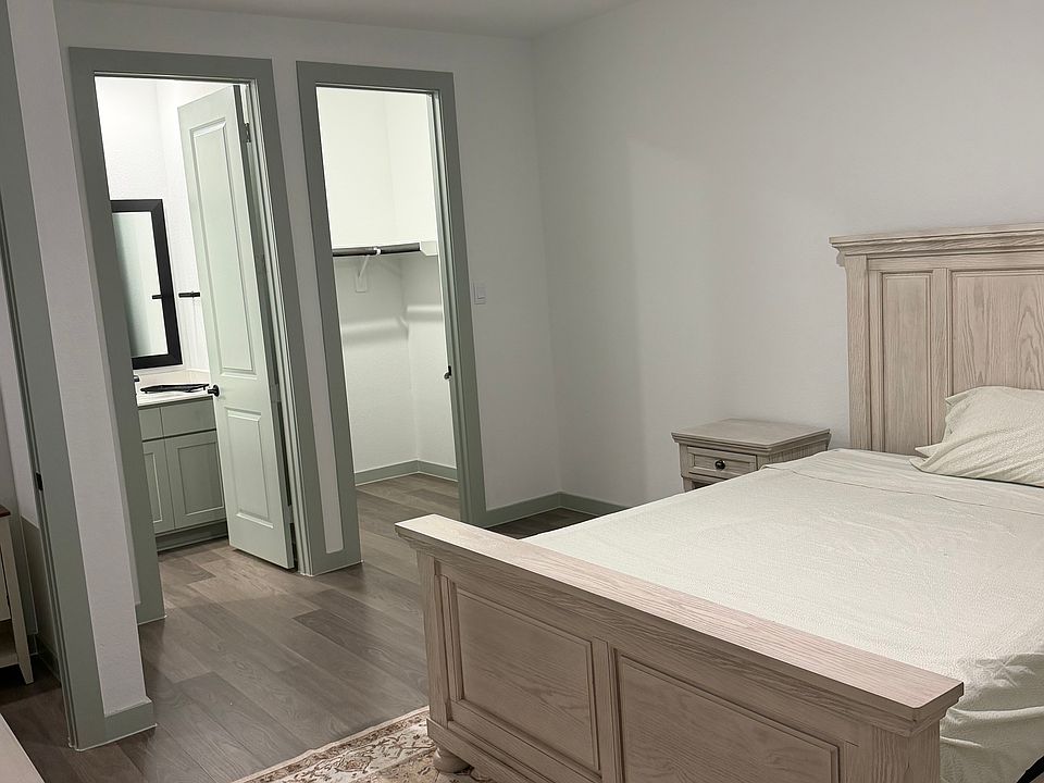 1st image of 3914 Pyrus Dr