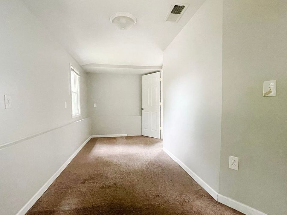 1st image of 325 S College Ave