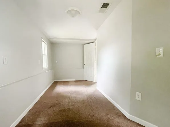 325 S College Ave, Muncie, IN 47303