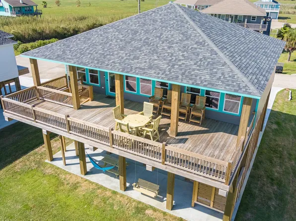 4406 Whaler Ln, Pt Bolivar, TX 77650