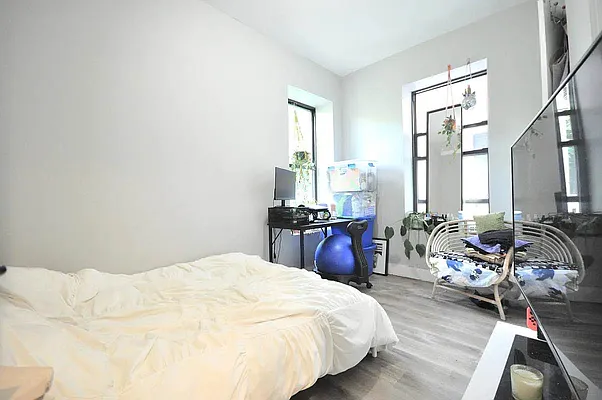Rented by MADEHOME | media 12