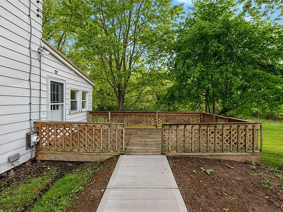 5th image of 6982 Webster Rd