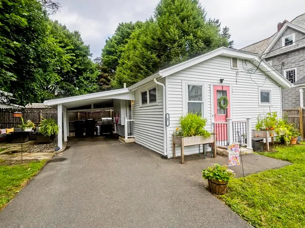 47 W School St, Westfield, MA 01085