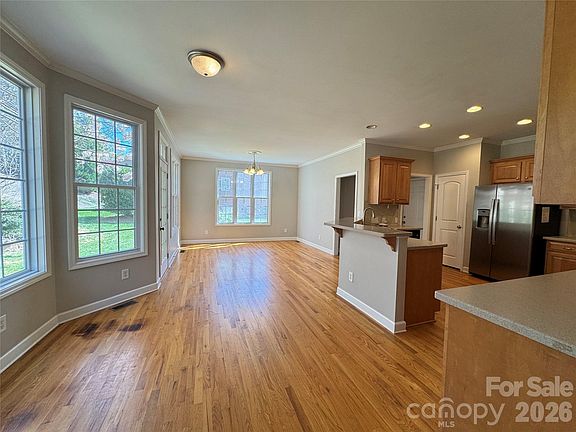 5th image of 4037 Camrose Crossing Ln