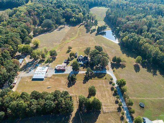 2nd image of 1175 Aarons Creek Rd