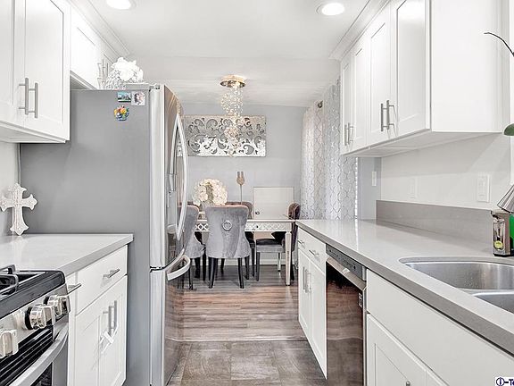 5th image of 9265 Woodman Ave APT 2