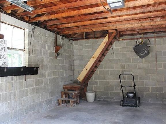 5th image of 336 Kling Dr
