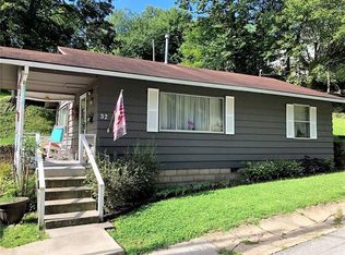 32 Owen St, Eureka Springs, AR 72632