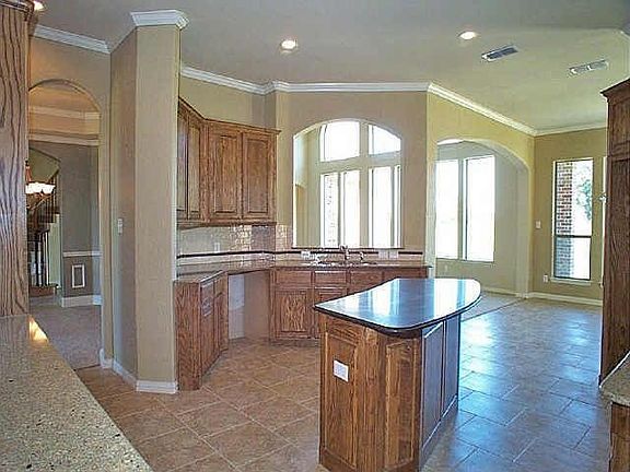 5th image of 305 Diamond Rose Dr