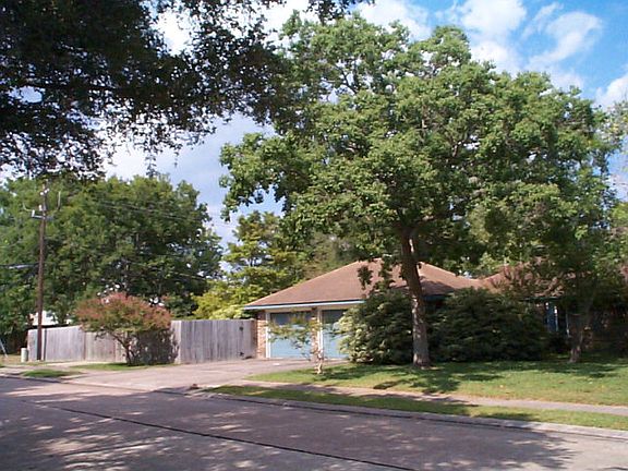 3rd image of 130 Flag Dr W