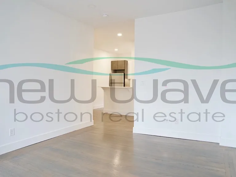 19 Queensberry St #5 — Photo 2