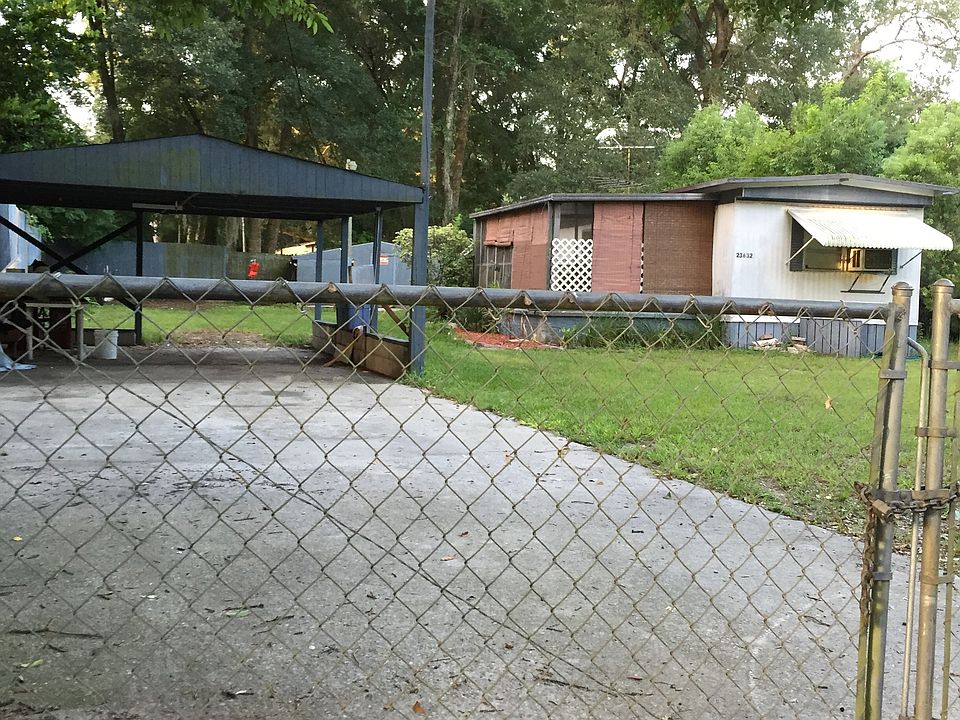 One Bed one Bath Screen Porch Mobile Home