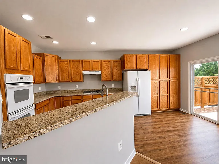 1124 Hampton St — Photo 10