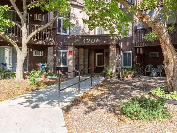 4207 Lakeside Ave N APT 334, Brooklyn Center, MN 55429