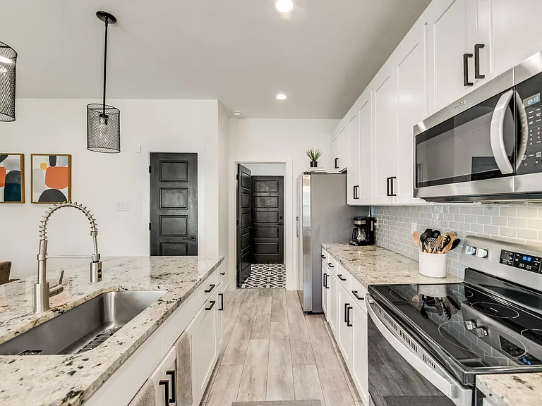 3001 Fernwood Ave — Photo 10