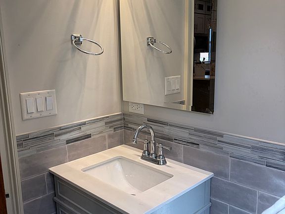 5th image of 952 N Springfield Ave #1