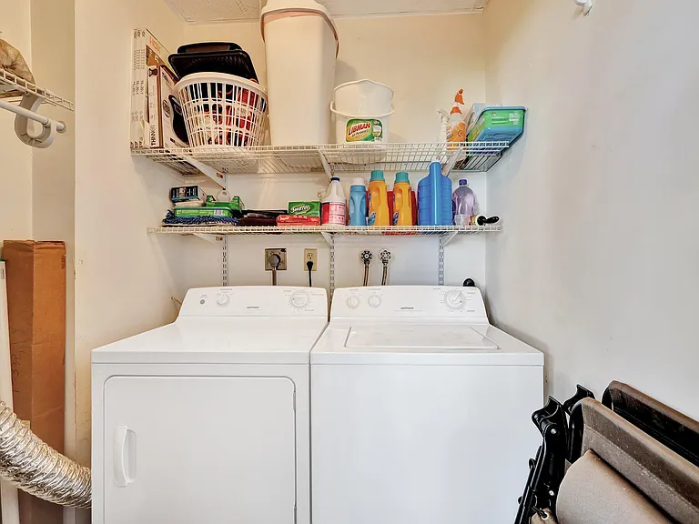 825 E Normandy Trl #R — Photo 22