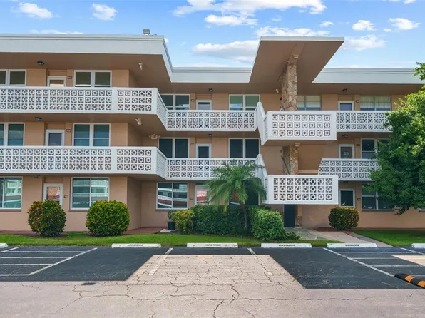 5095 Bay St NE APT 114, Saint Petersburg, FL 33703
